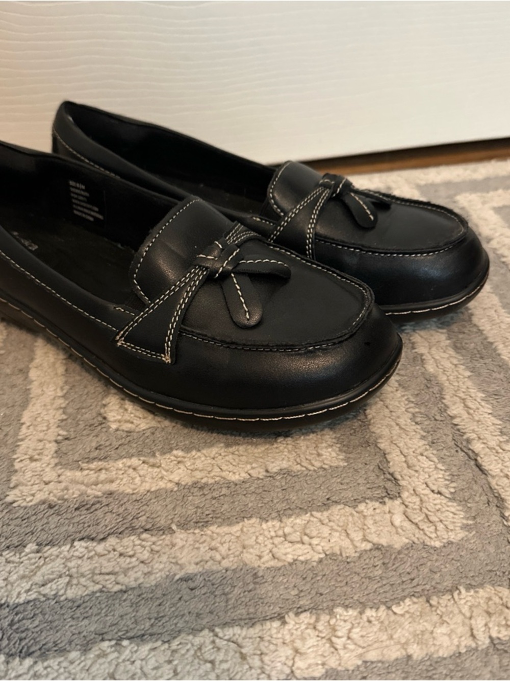 Classic Black Womens Loafers with Bow Accent